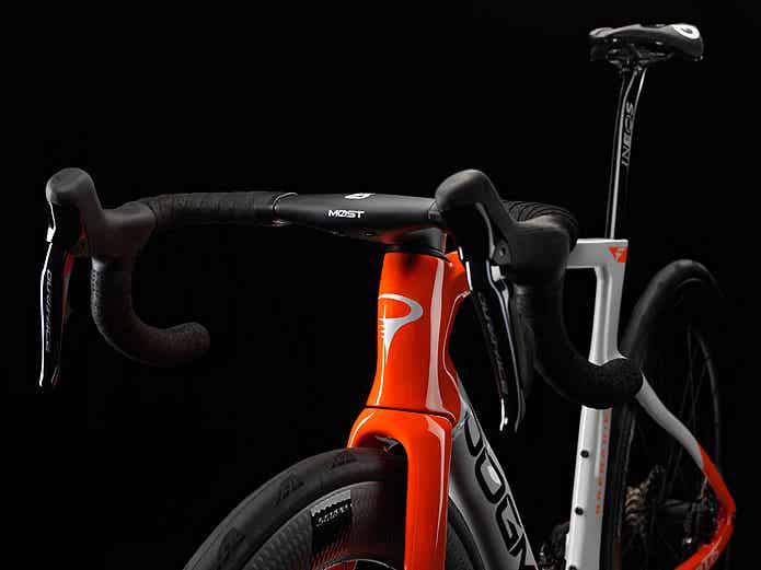 PINARELLOのロードバイク