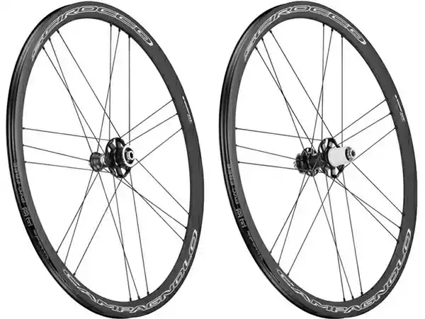 軽量なロードバイクホイール