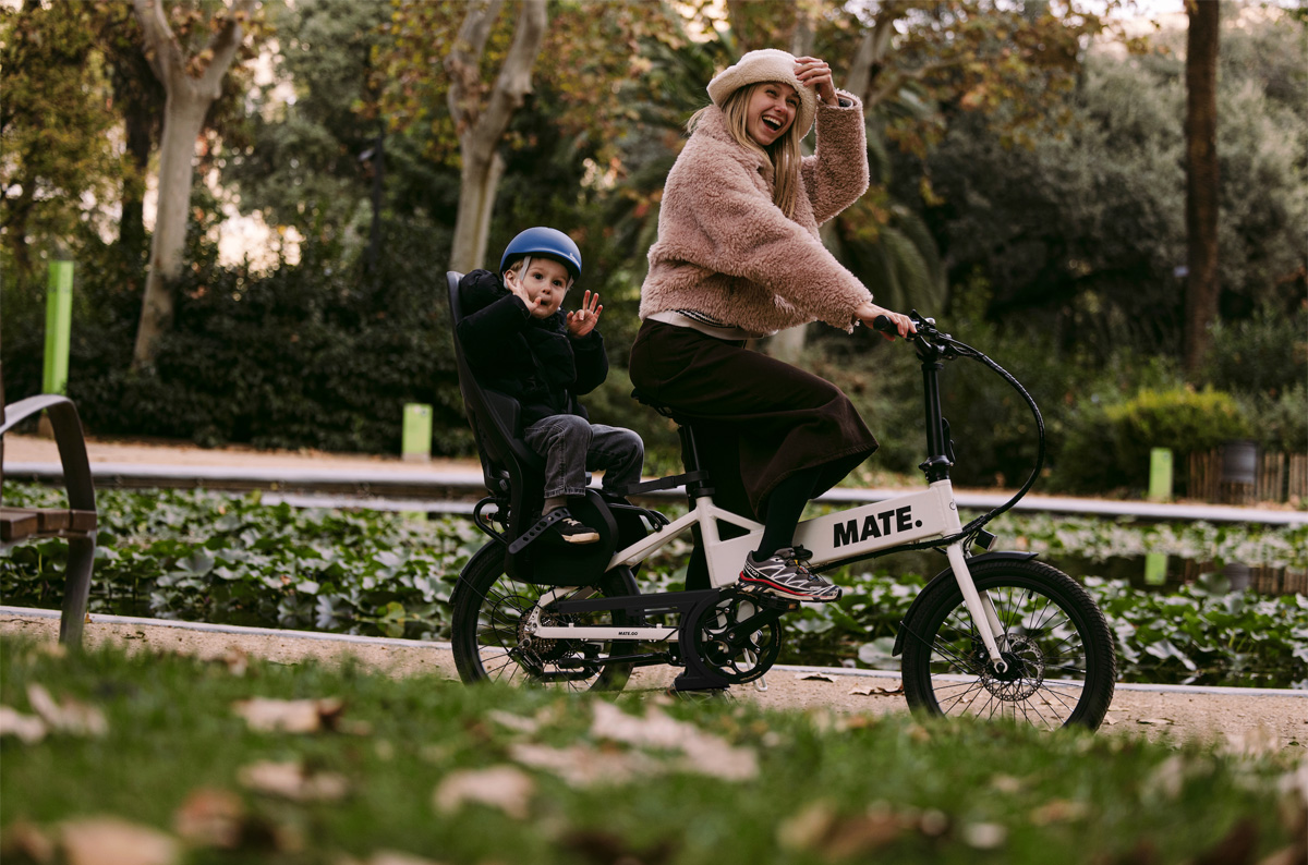 北欧発のおしゃれ電動自転車「MATE.BIKE」が快適に！服の汚れを防ぐ専用パーツが新登場