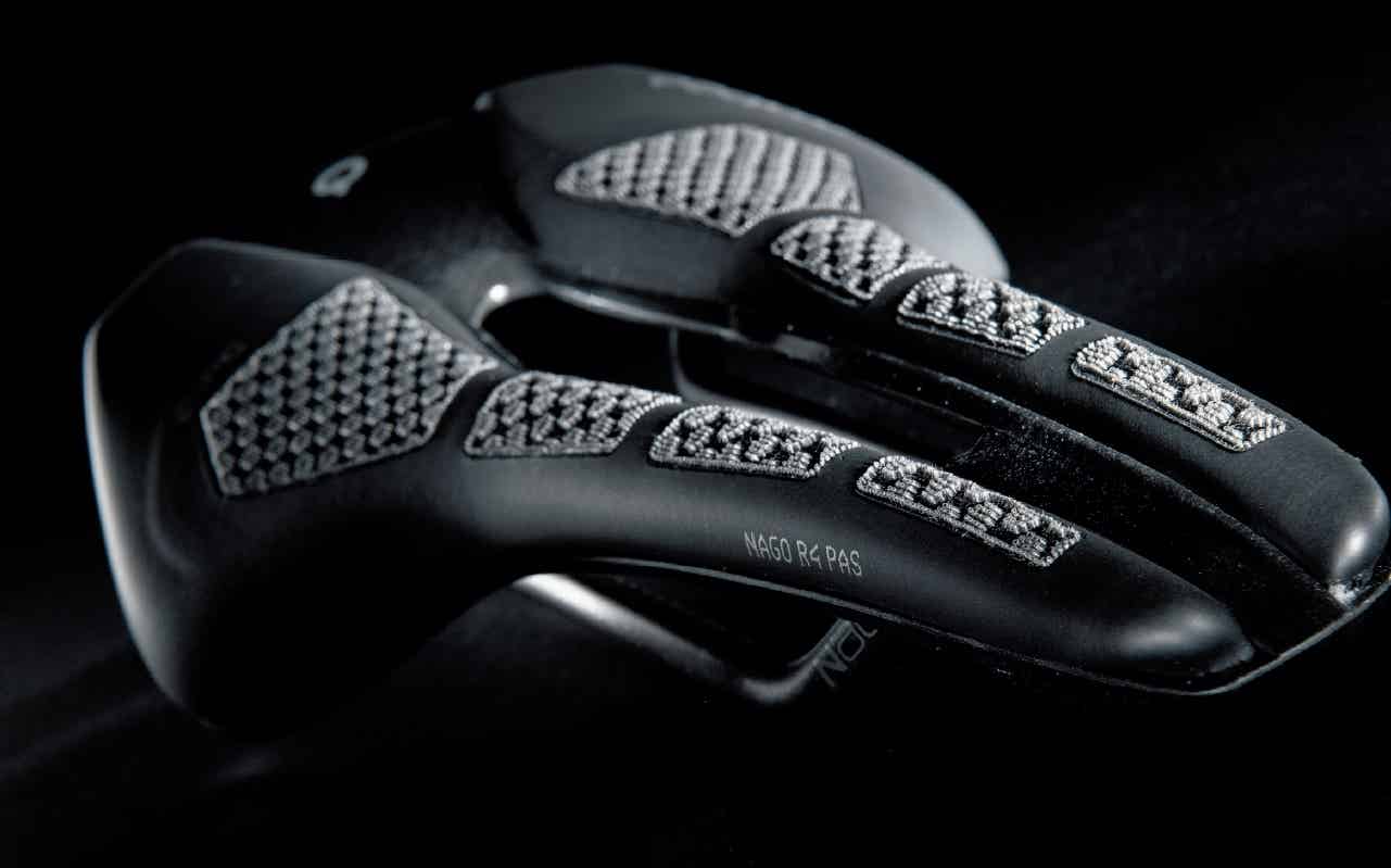 プロロゴのレース向けサドルNAGO