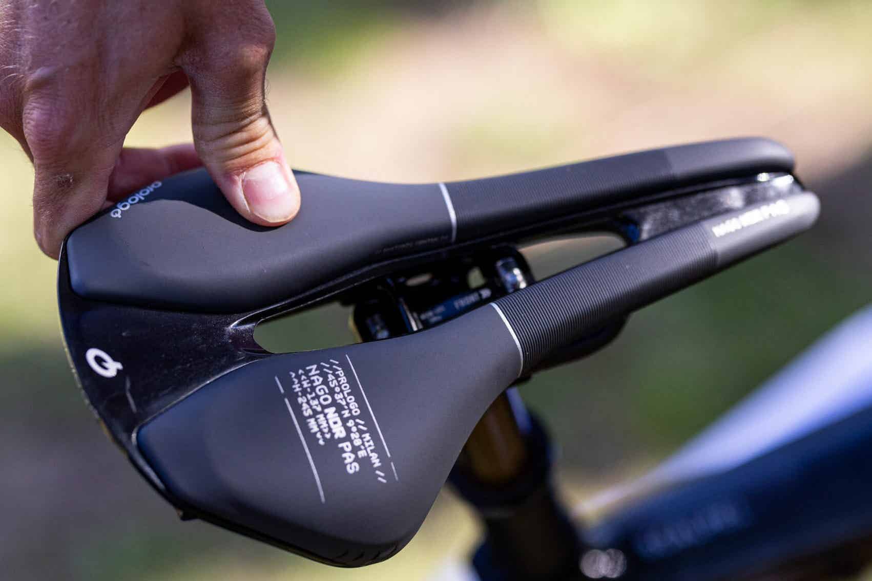 パッドが厚いプロロゴのサドル