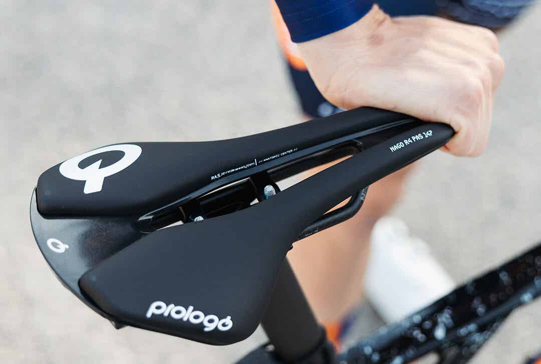 プロロゴの穴空きサドル