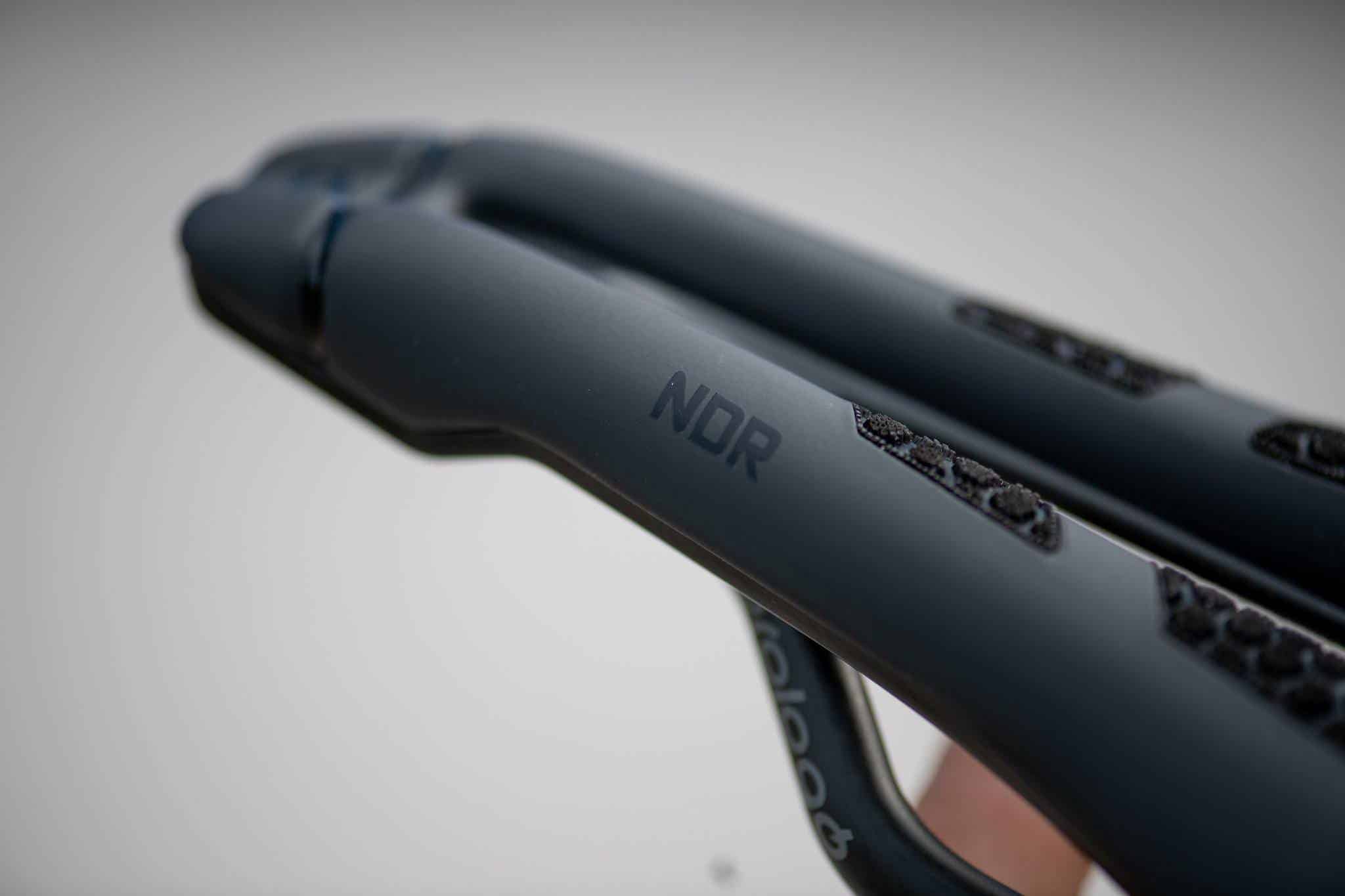 プロロゴのショートノーズサドル