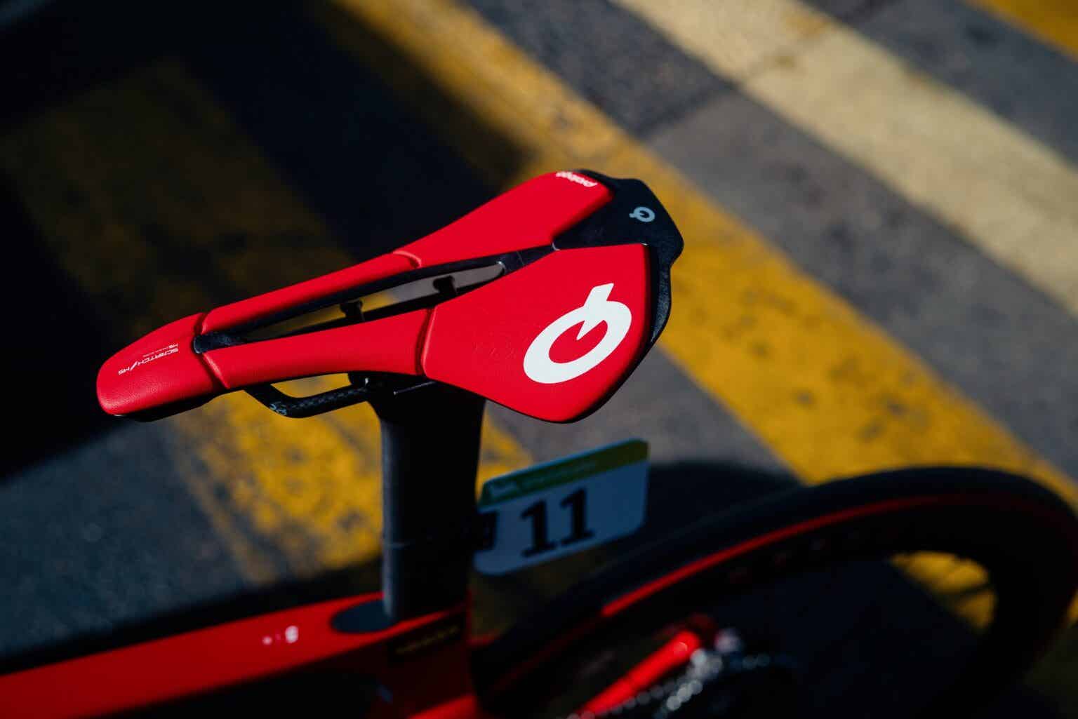 プロロゴのレースサドル