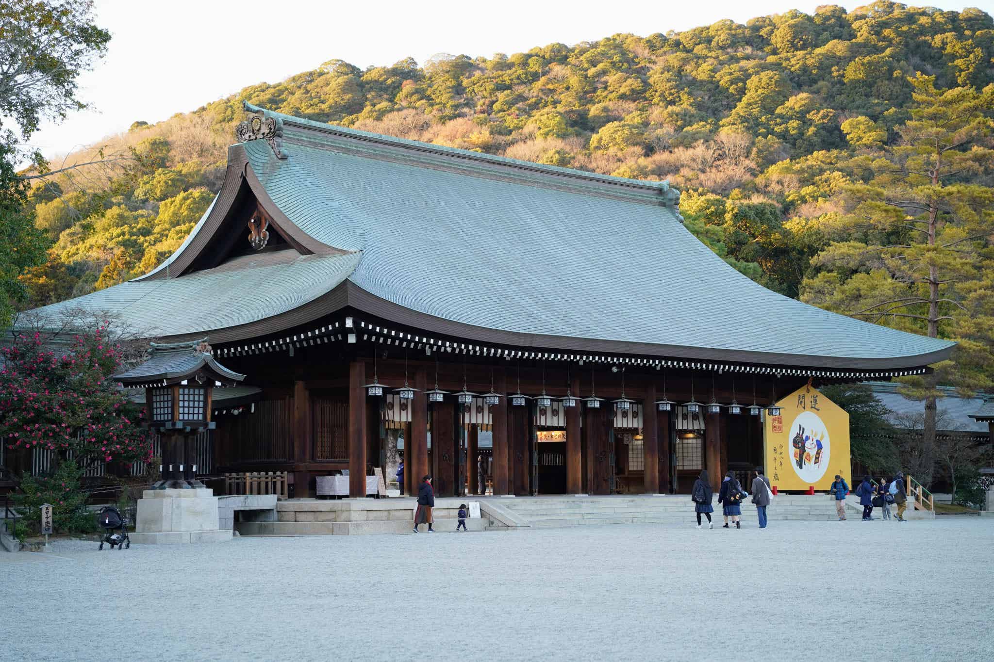 畝傍山を借景とした橿原神宮