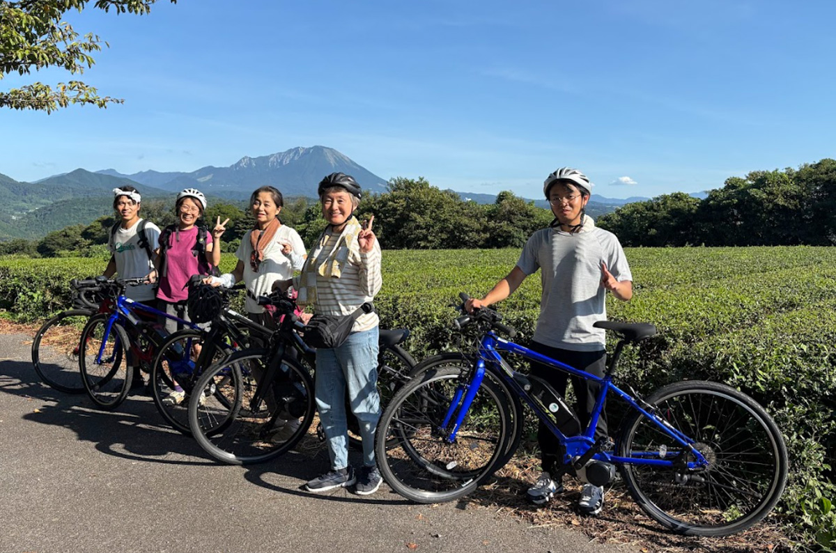 壺瓶山茶畑と大山ビュー