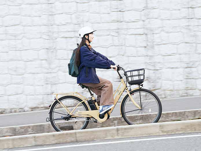 ENERSYS Meの乗る女性