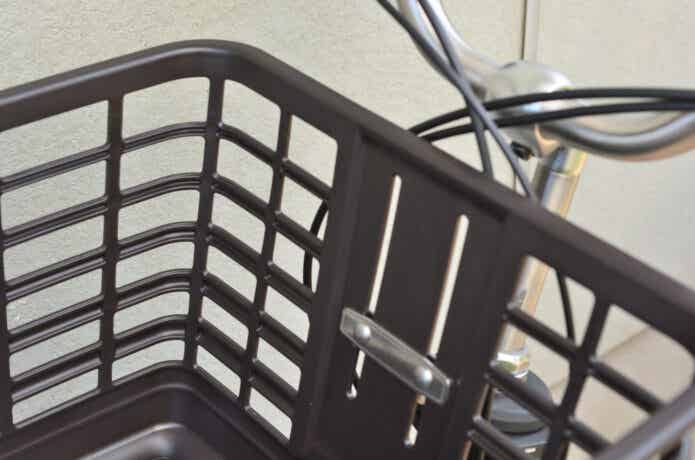 自転車の前カゴ