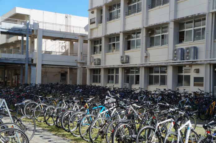 学校の駐輪場