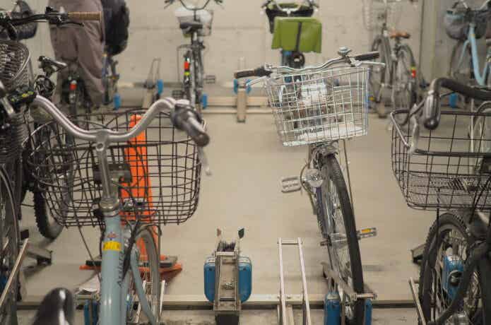 駐輪場のサイクルラック
