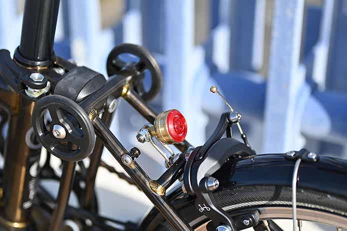 ブロンプトンに取り付けた、キーレイのリアライト