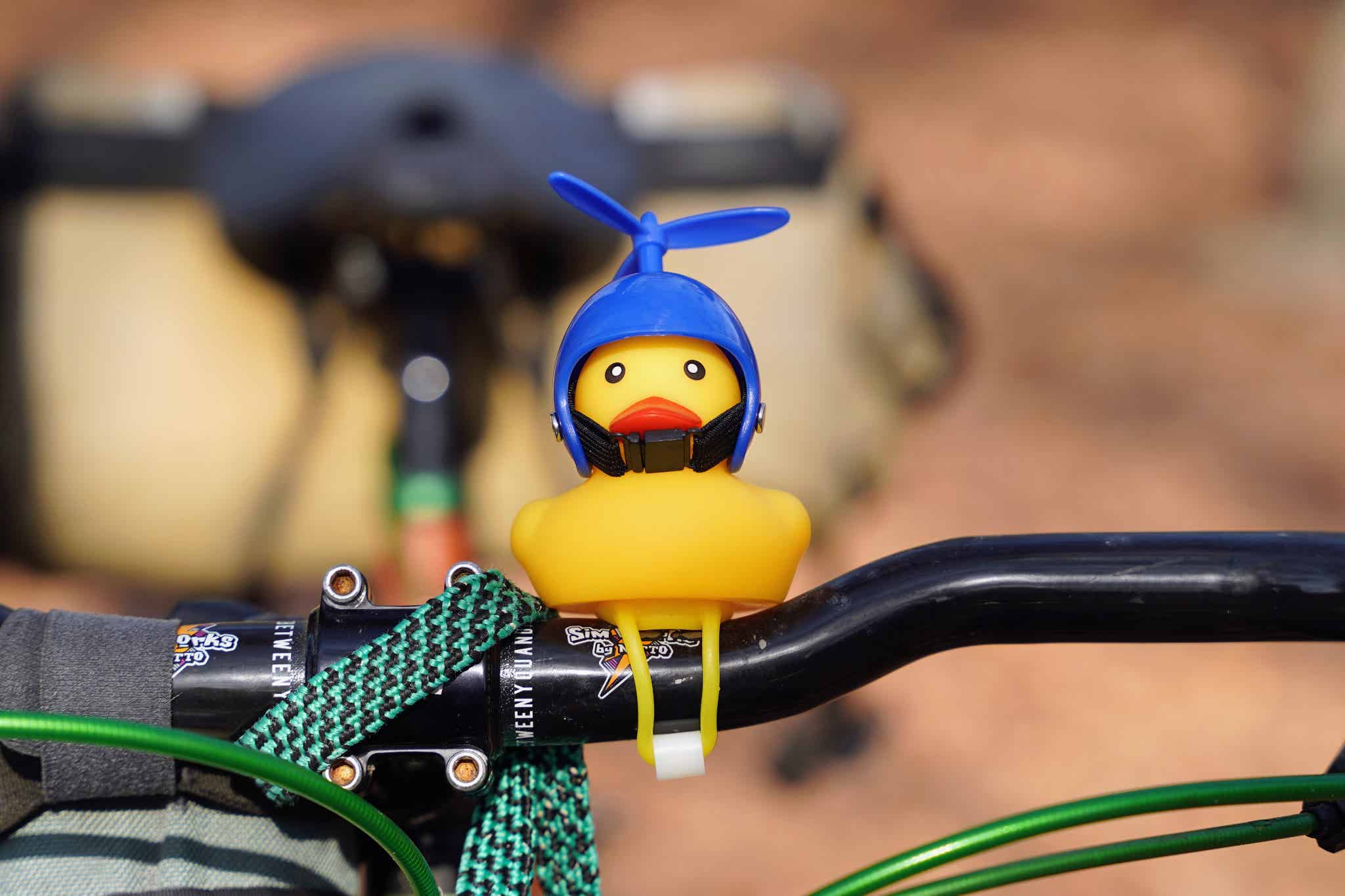 自転車パフホーン（あひるちゃん）を正面から見た様子