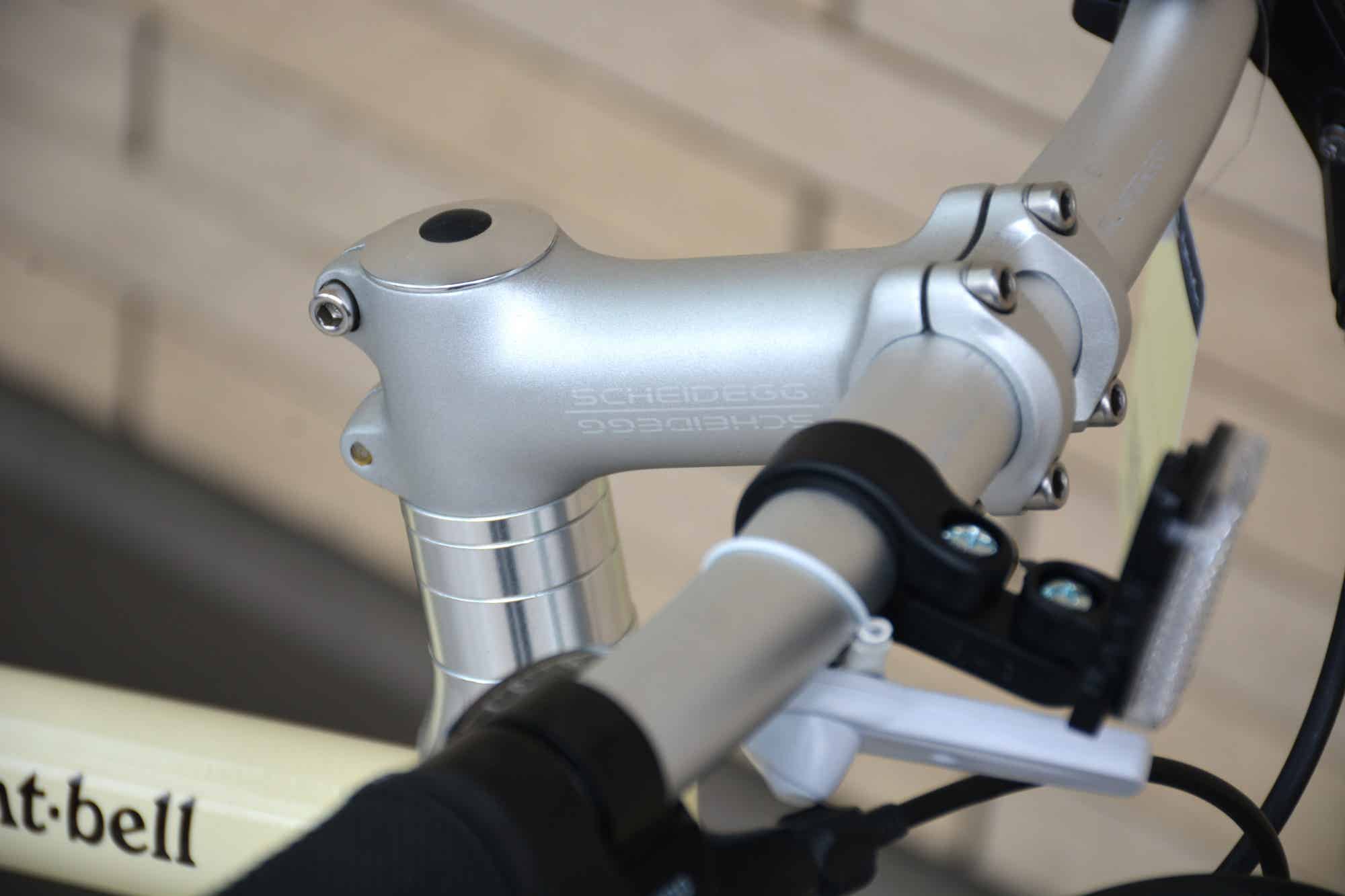 シャイデックのクロスバイクのシルバーパーツ