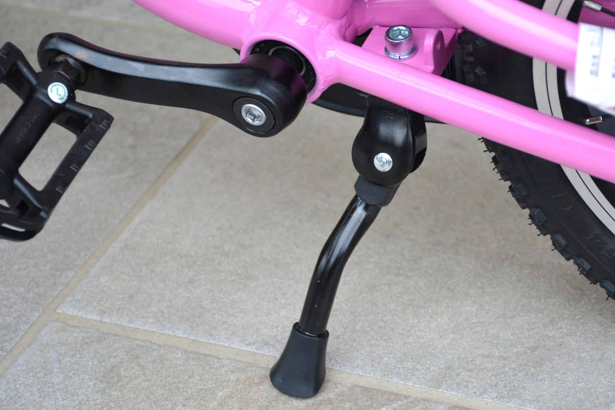 シャイデックのキッズバイクのキックスタンド