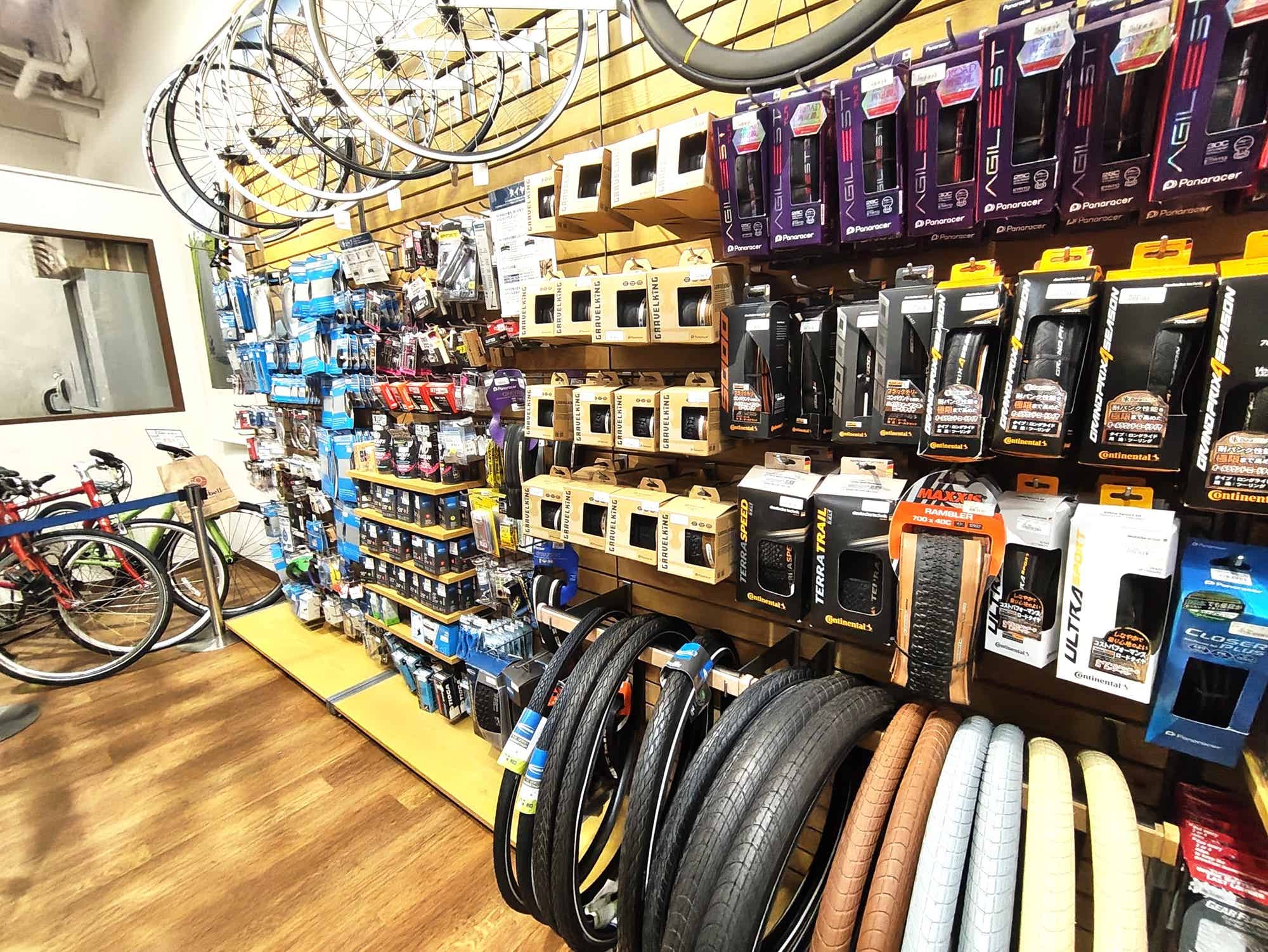 モンベルグランベリーパーク店のパーツコーナー