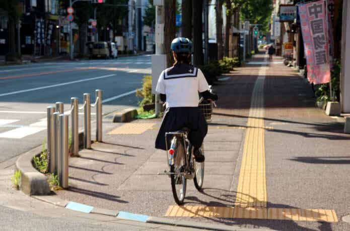 自転車青切符の対象になる高校生