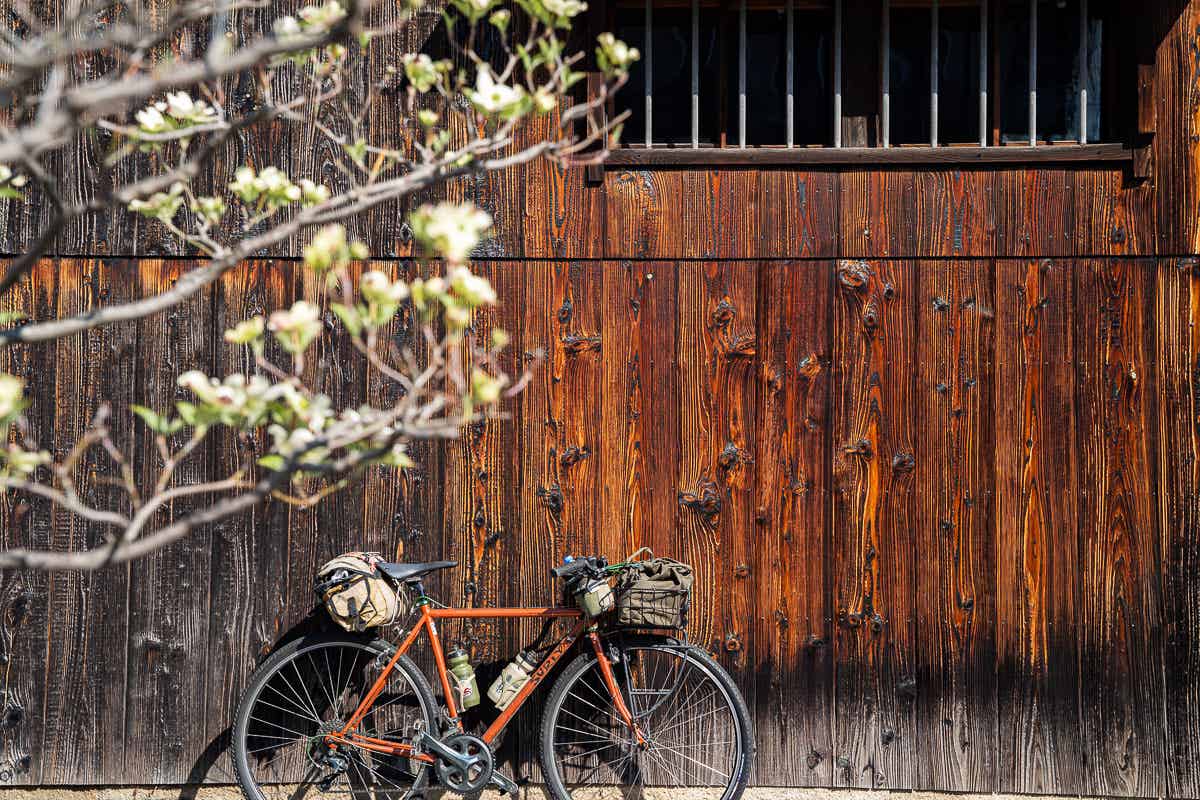 近江八幡の街並みと自転車