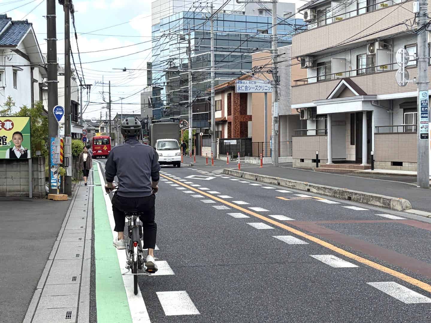 所沢駅周辺の車道走行