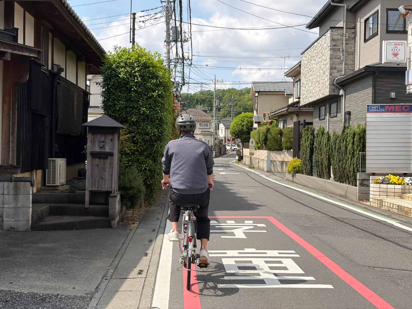 所沢の住宅地をサイクリング