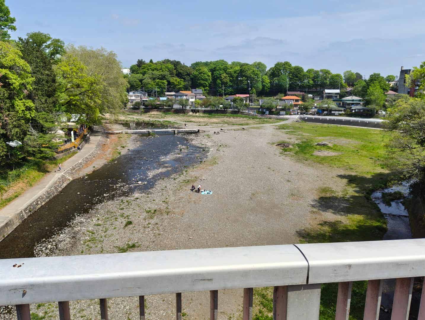 割岩橋から飯能河原の眺め