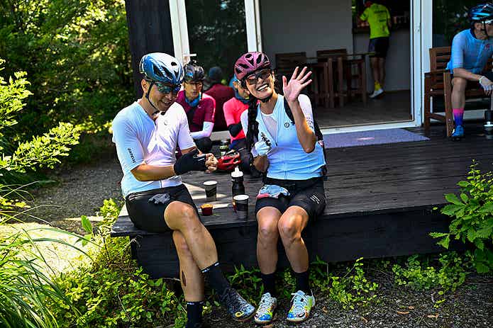 シマノバイカーズフェスティバルで休憩する参加者