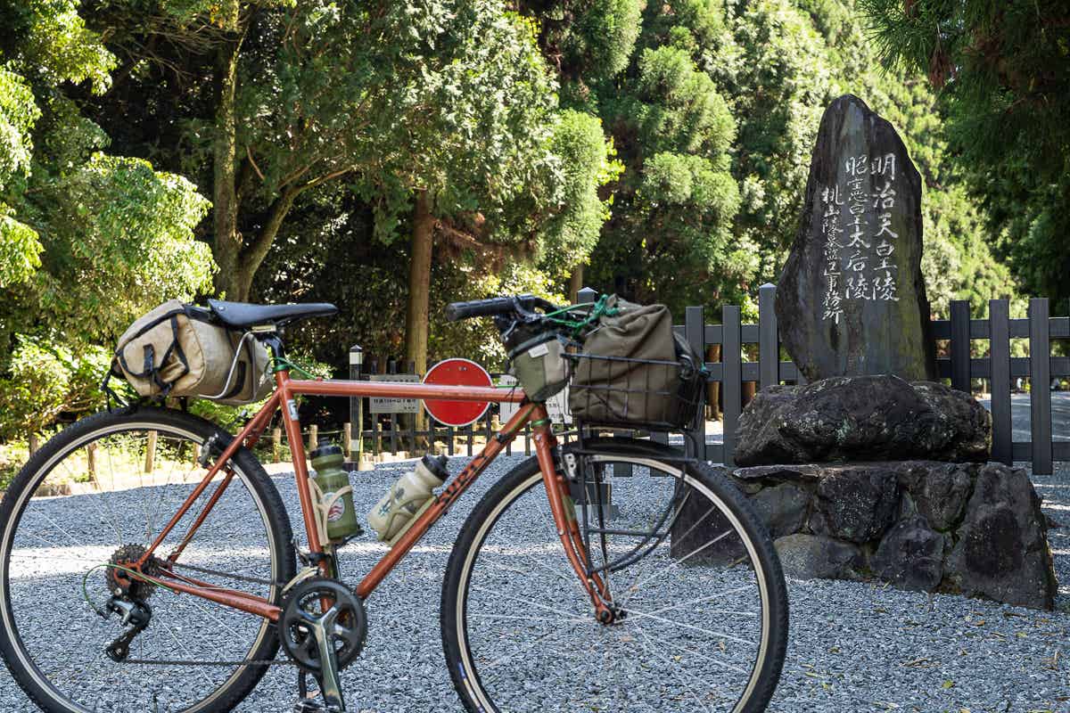 明治天皇 伏見桃山陵の石碑