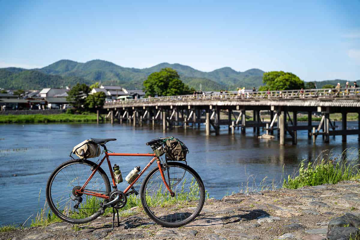 渡月橋と自転車