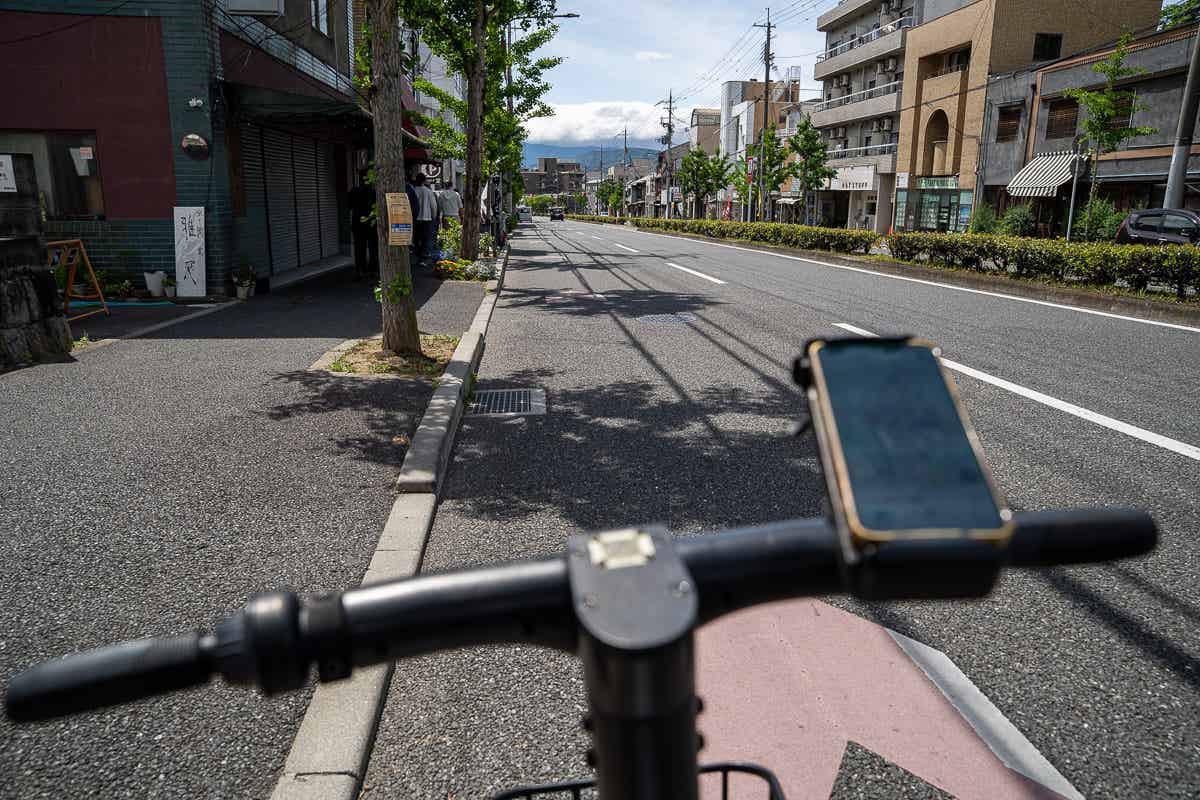 京都の街中の道路