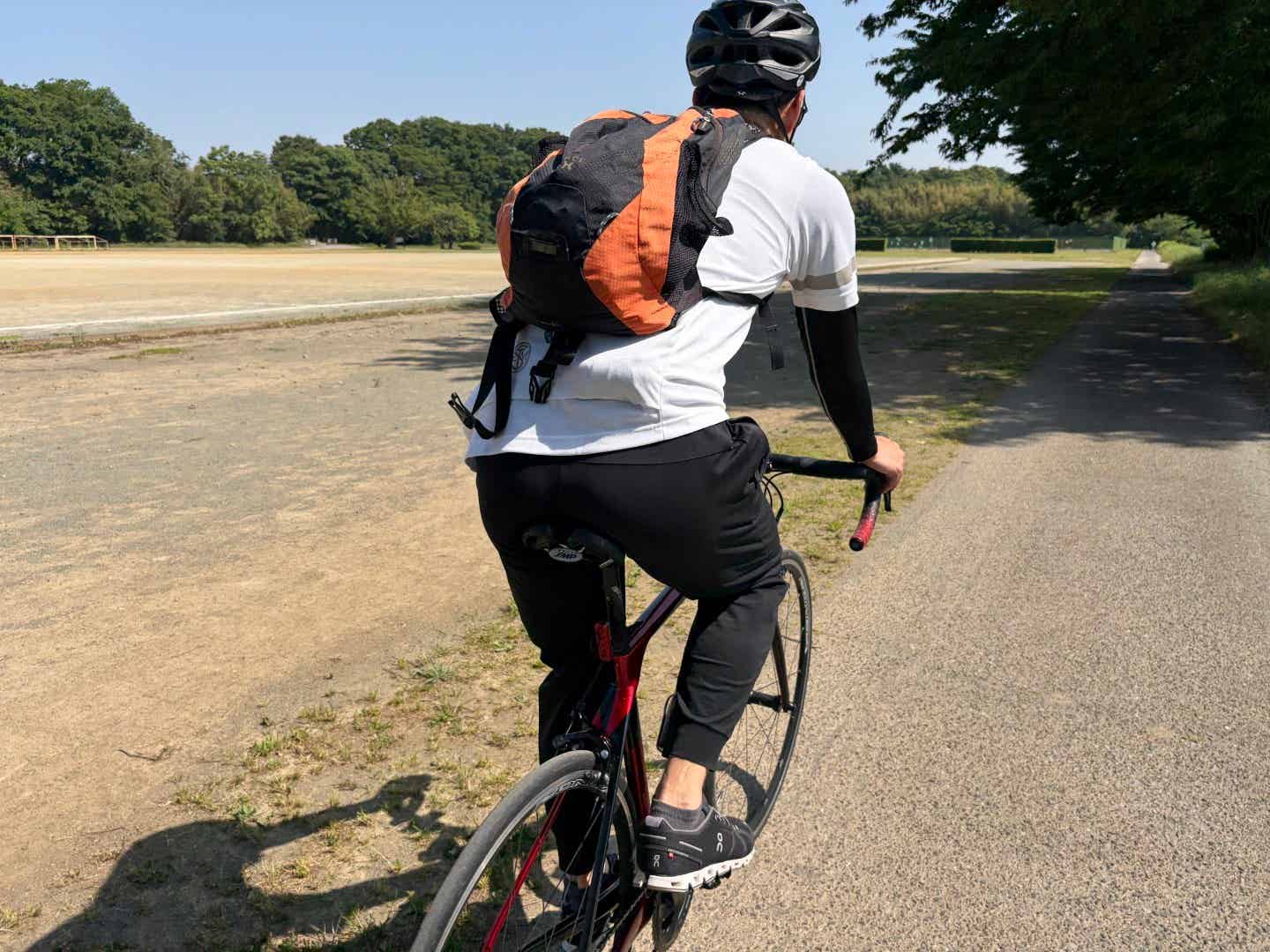ワークマンの夏用インナーで走る筆者