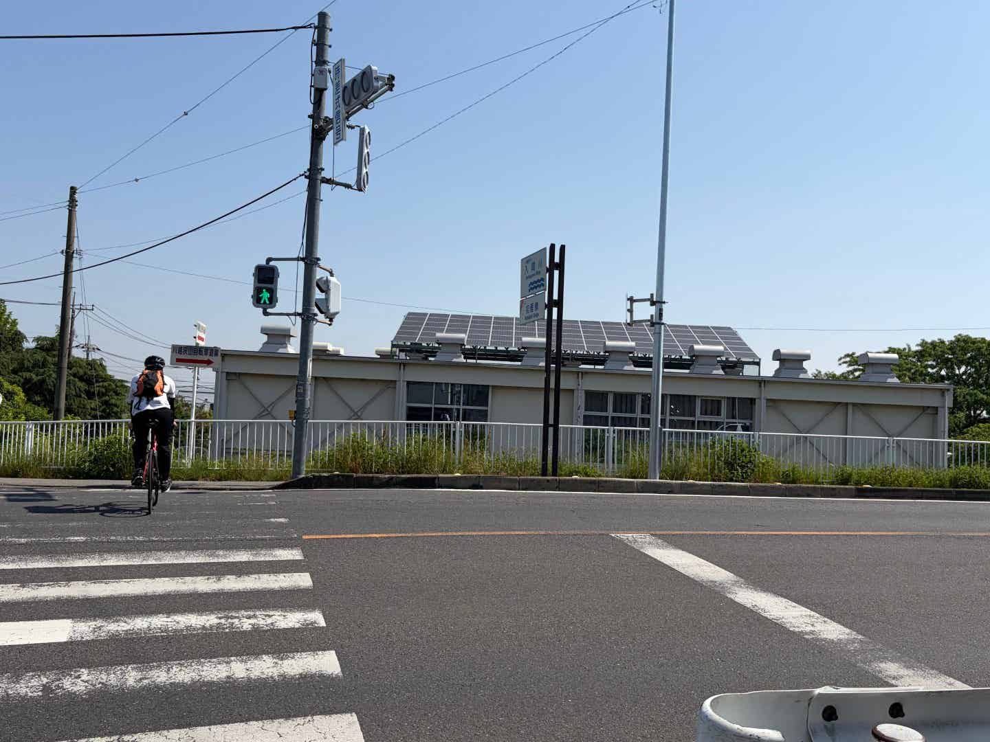 入間川サイクリングロードの横断歩道