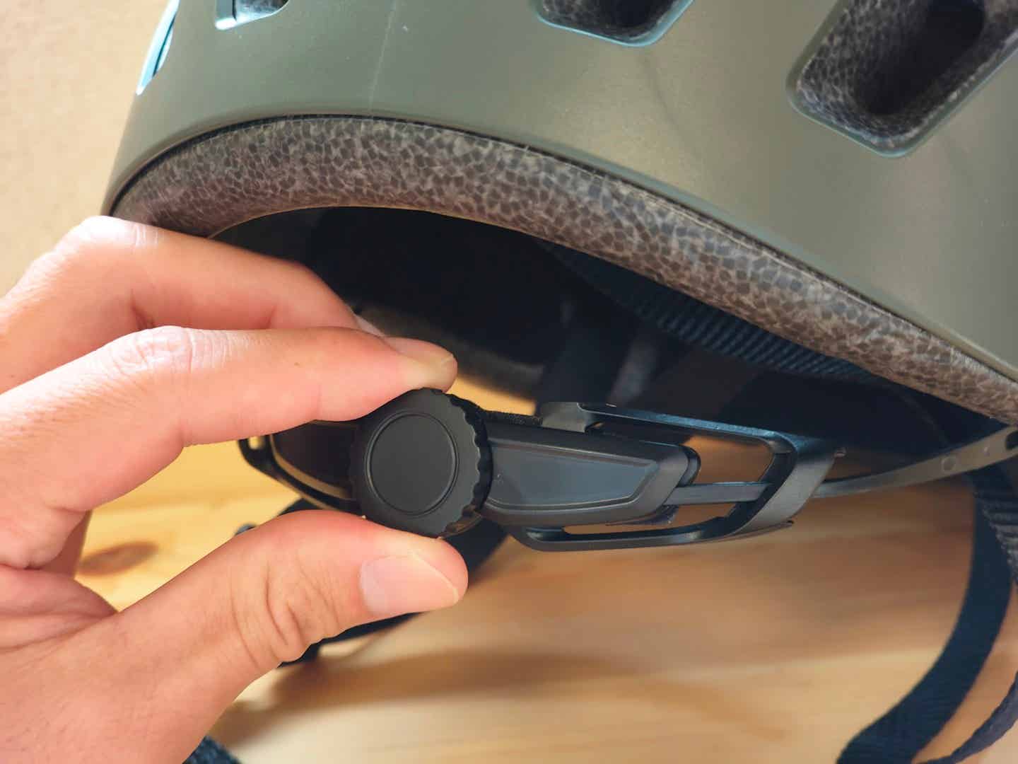 アジャスター付きの自転車折りたたみヘルメット