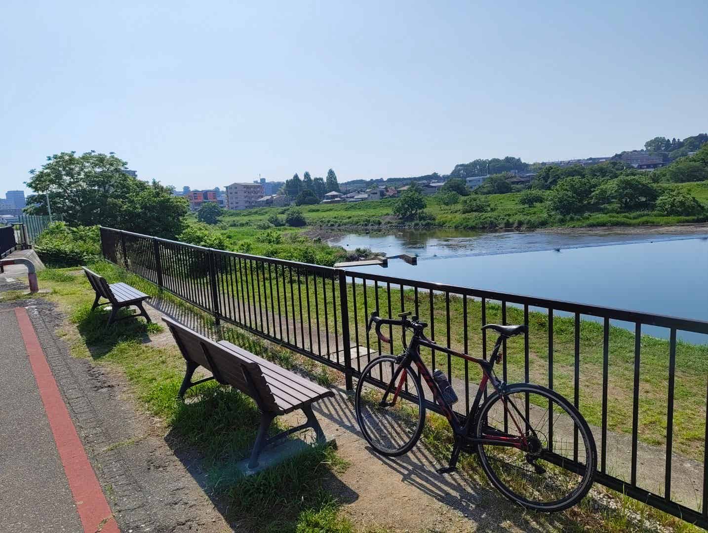 入間川サイクリングロードから見える入間市の景色