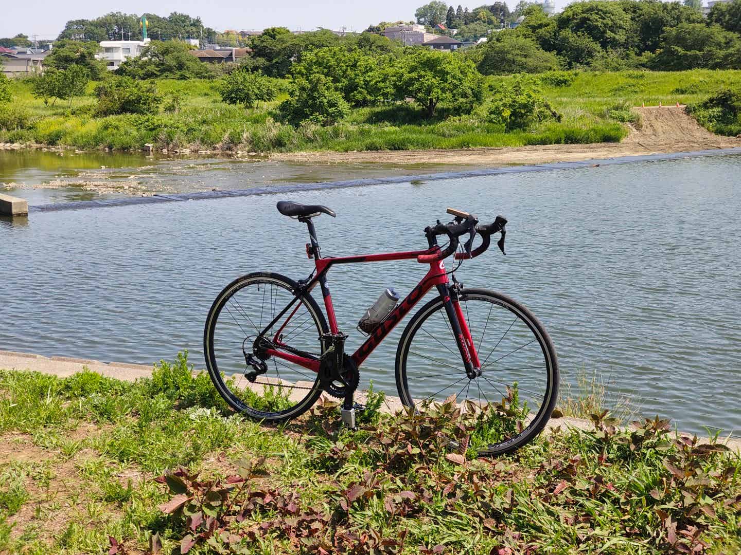入間川サイクリングロードとロードバイク