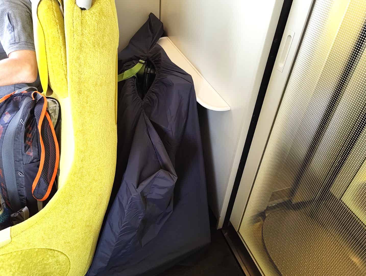 電車輪行によるディレイラーハンガー曲がり