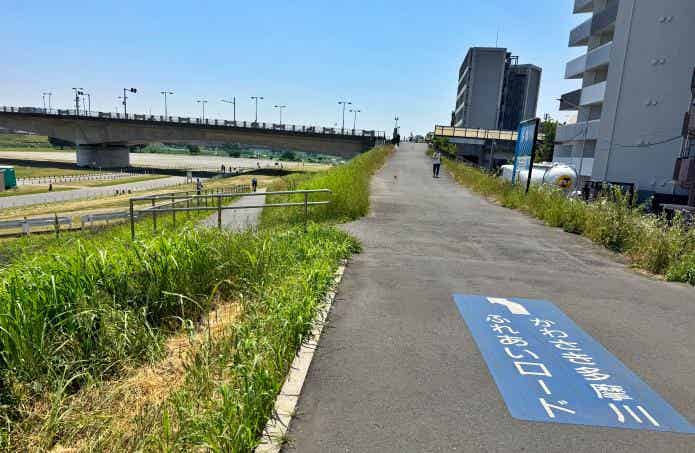 多摩川サイクリングロードの道路案内