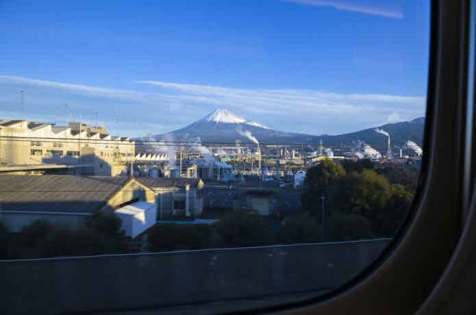 新幹線から見る富士山