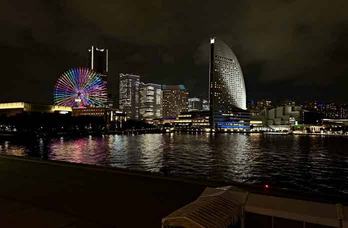 横浜ハンマーヘッドから見たみなとみらい