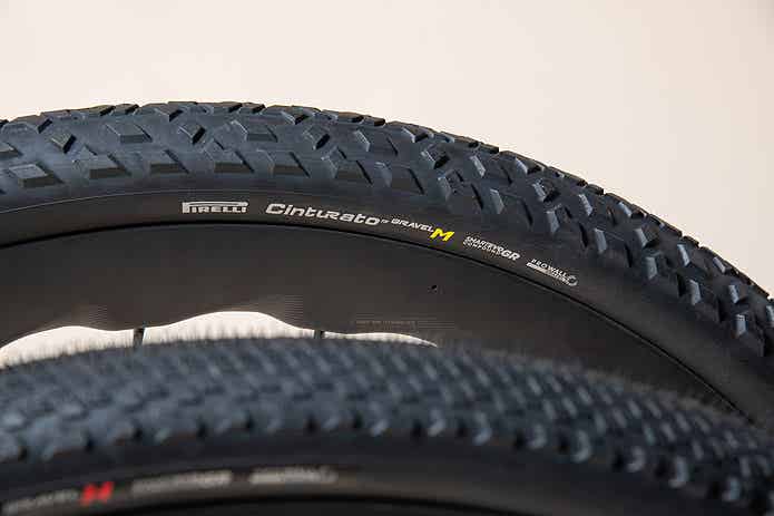 CINTURATO GRAVELのタイヤ側面