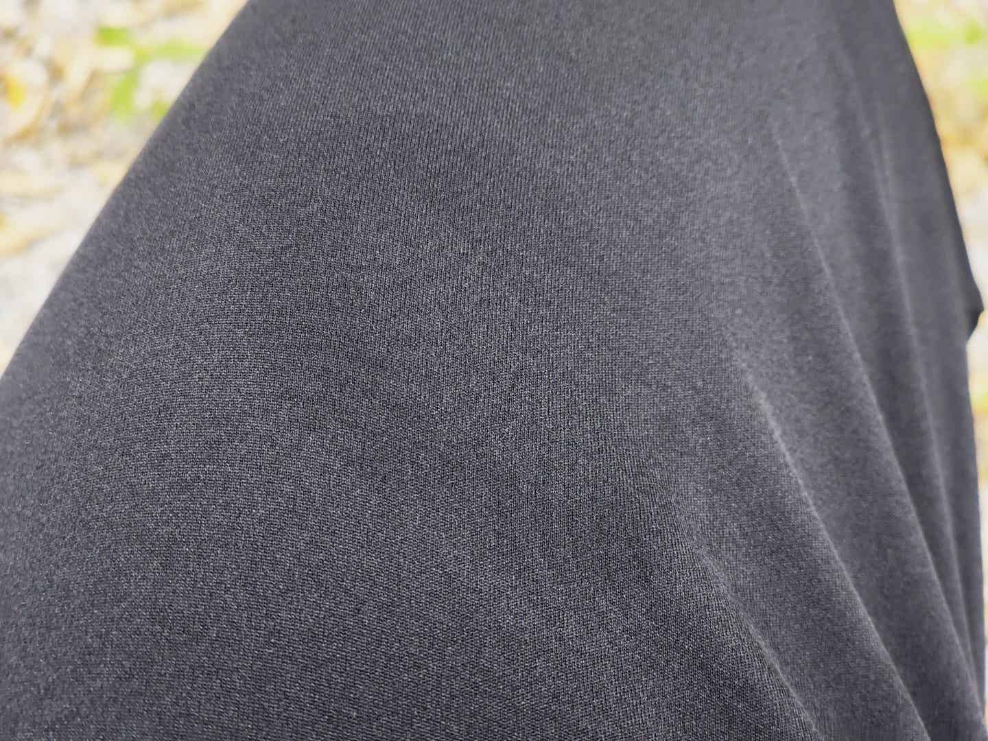 水が染みこんだウルトラストレッチジョガーパンツ