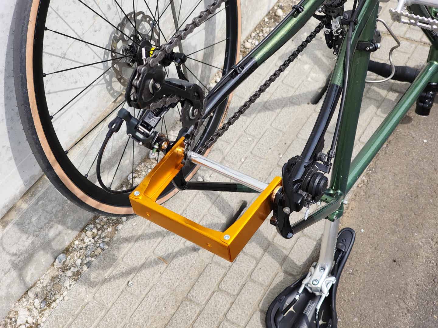 縦型輪行袋のエンド金具