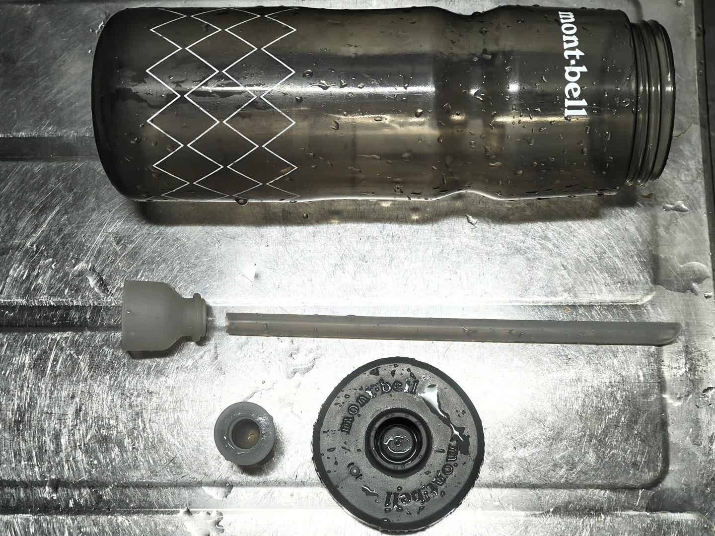 モンベルスクイズボトルの洗浄