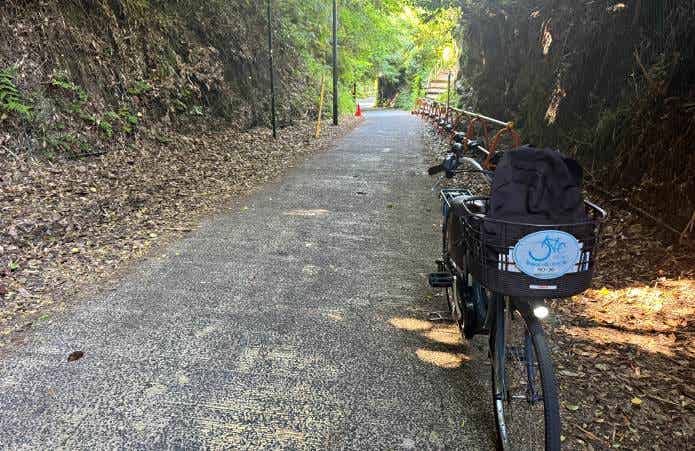 鎌倉の山道と電動自転車