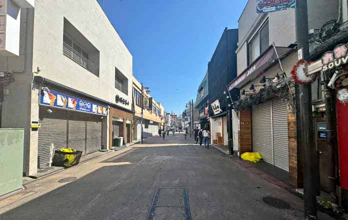早朝の小町通り
