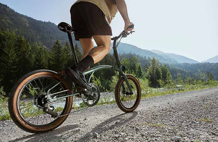 BROMPTON「G Line」に乗るサイクリスト