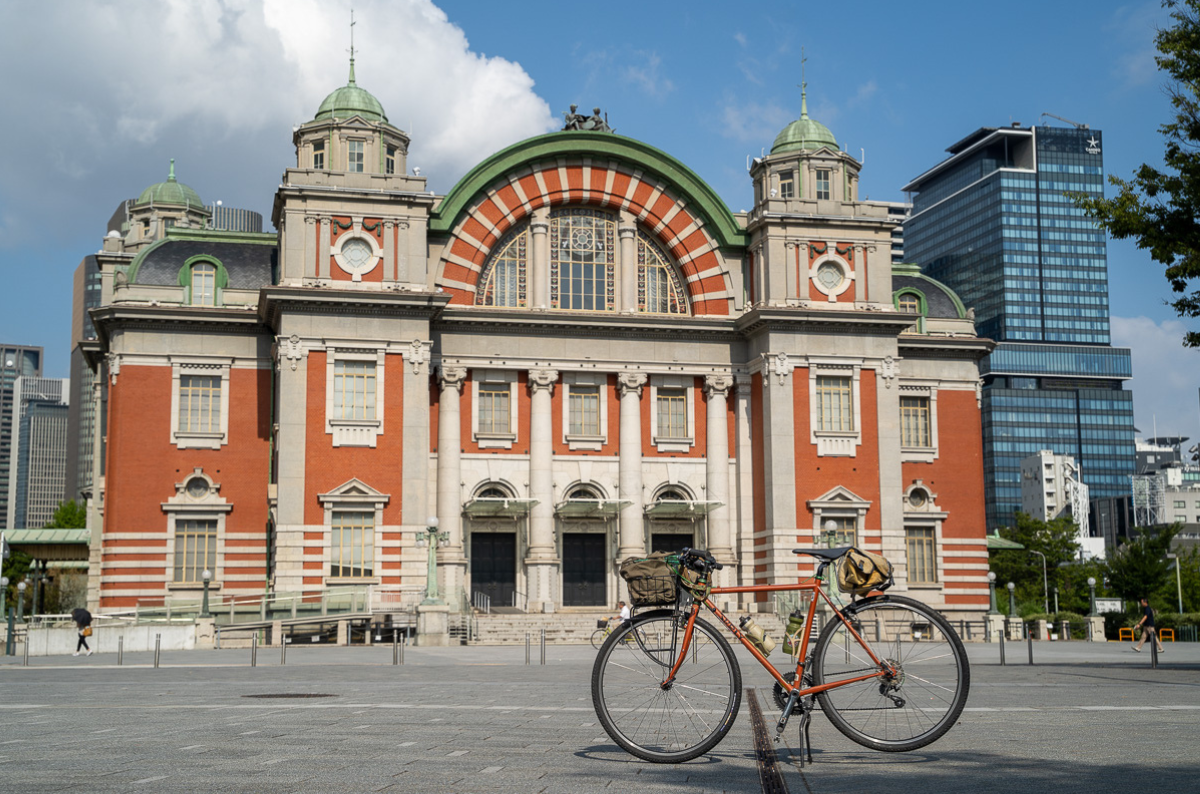 大阪市中央公会堂と自転車