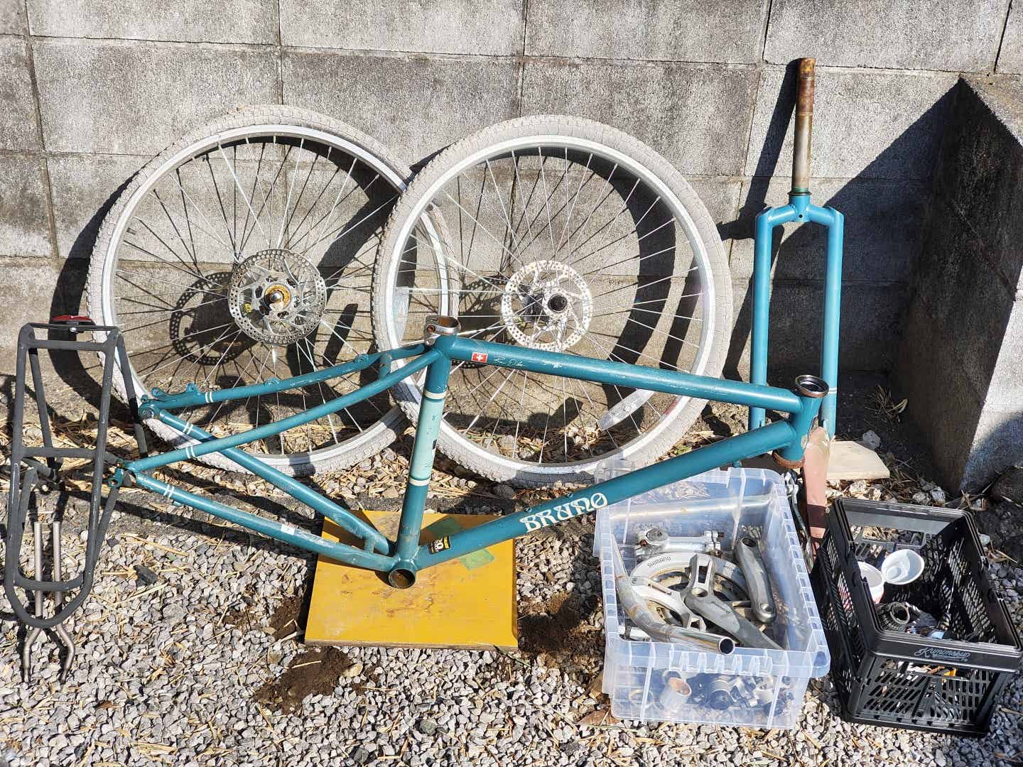 OLD MTBのレストア風景