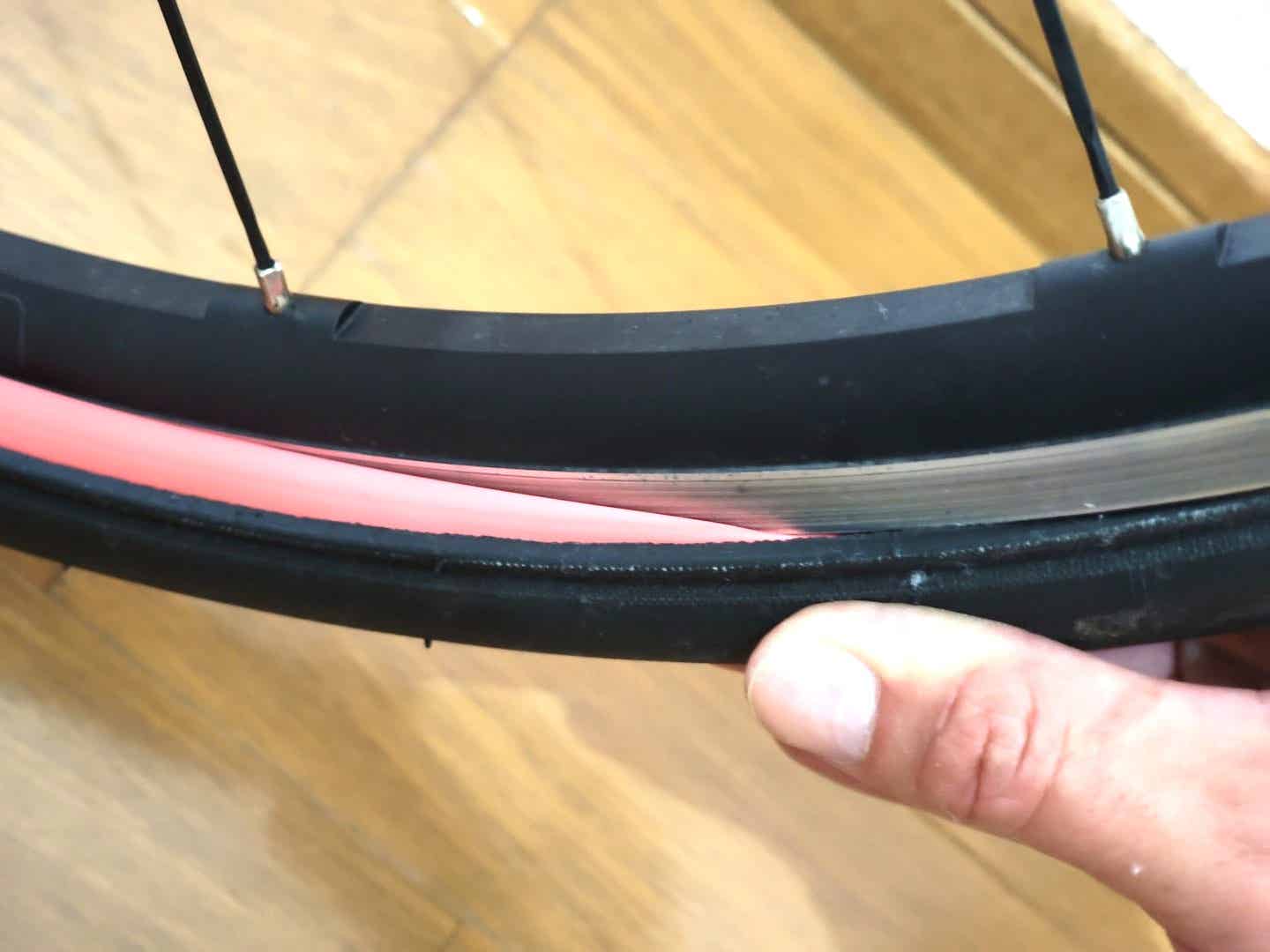 ラテックスチューブの噛み込み