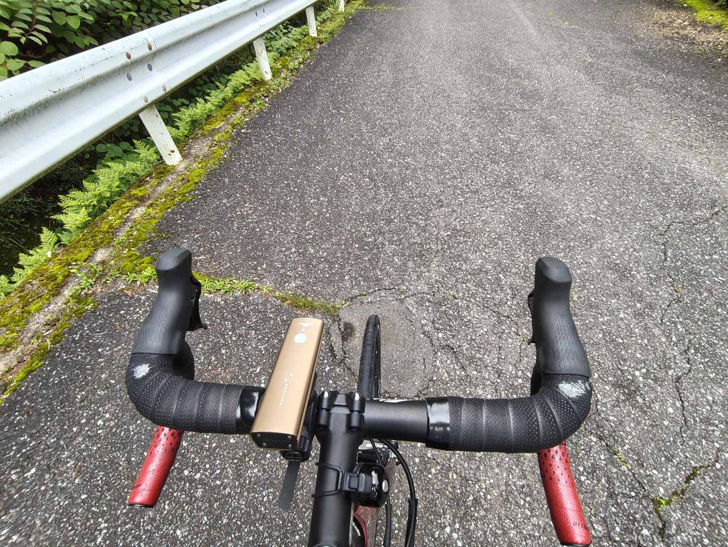 ラテックスチューブでの峠の下りの段差