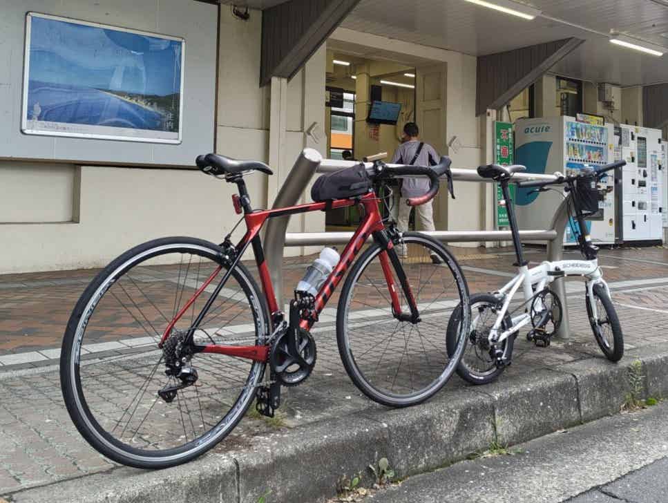 カーボンロードバイクとTR-F16
