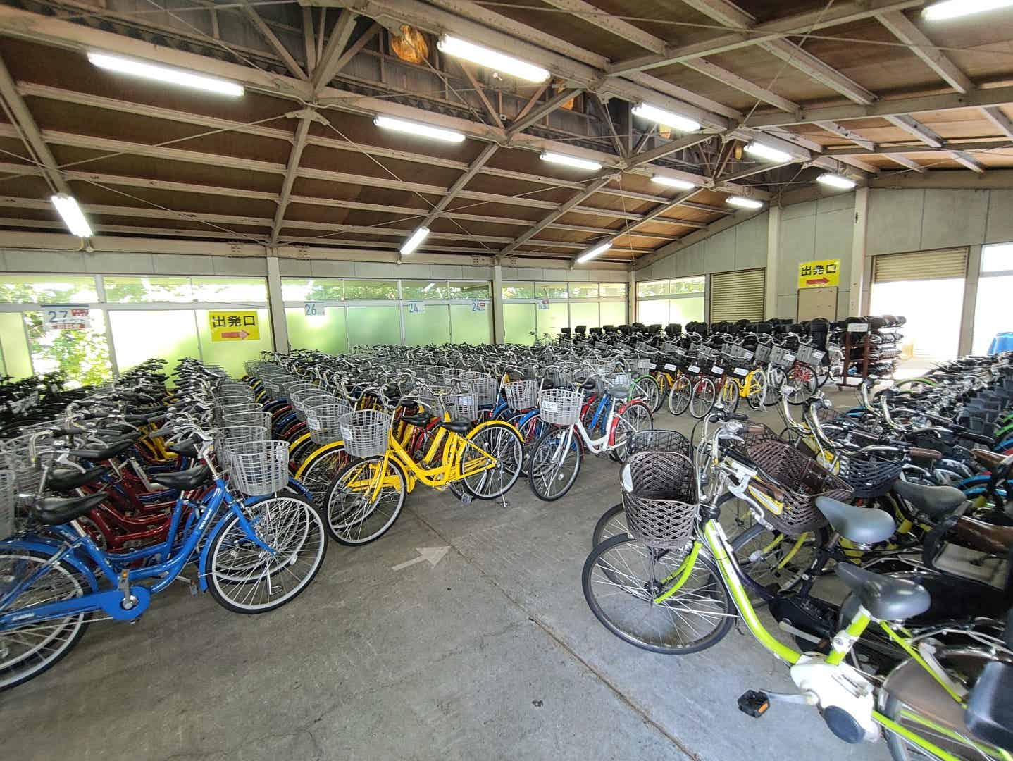森林公園のサイクリングセンターの自転車